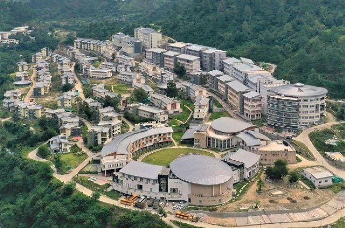 IIT Mandi Receives USD 86,000 Donation to Establish Satish and Kamlesh Agrawal Charitable Fund